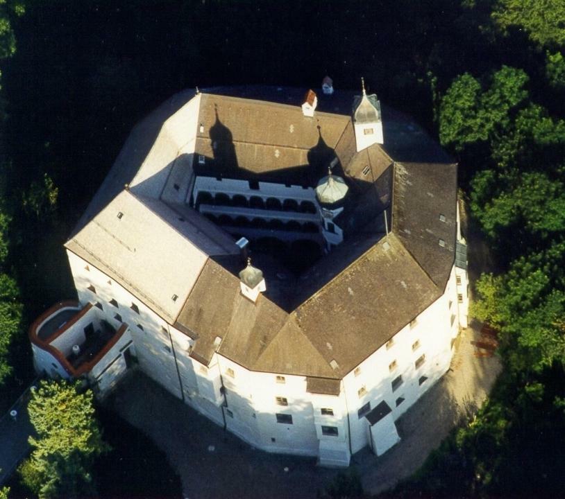 Hotel Schloss Amerang Exteriör bild