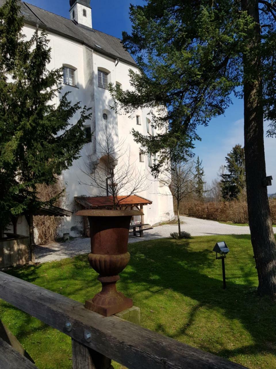 Hotel Schloss Amerang Exteriör bild